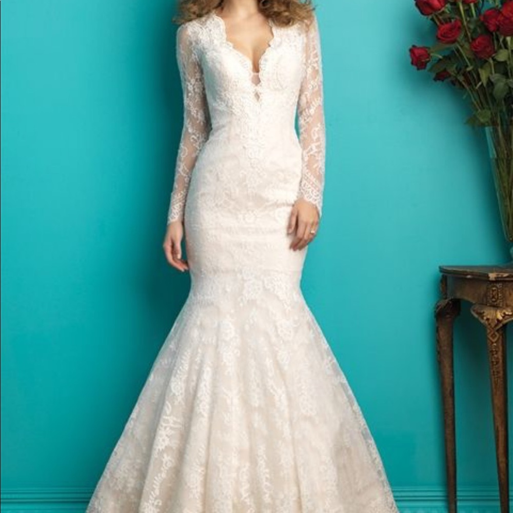 Allure wedding dress style 9260 size S